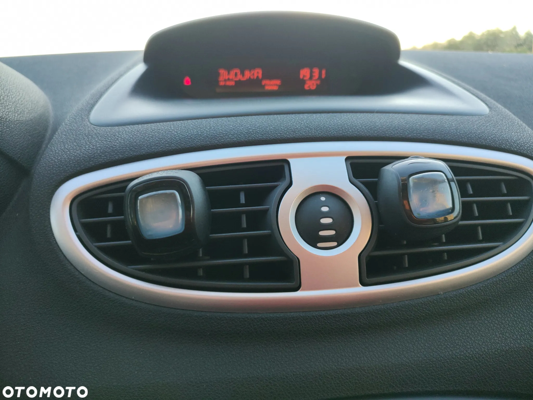 Renault Clio 1.2 TCE Authentique - 27