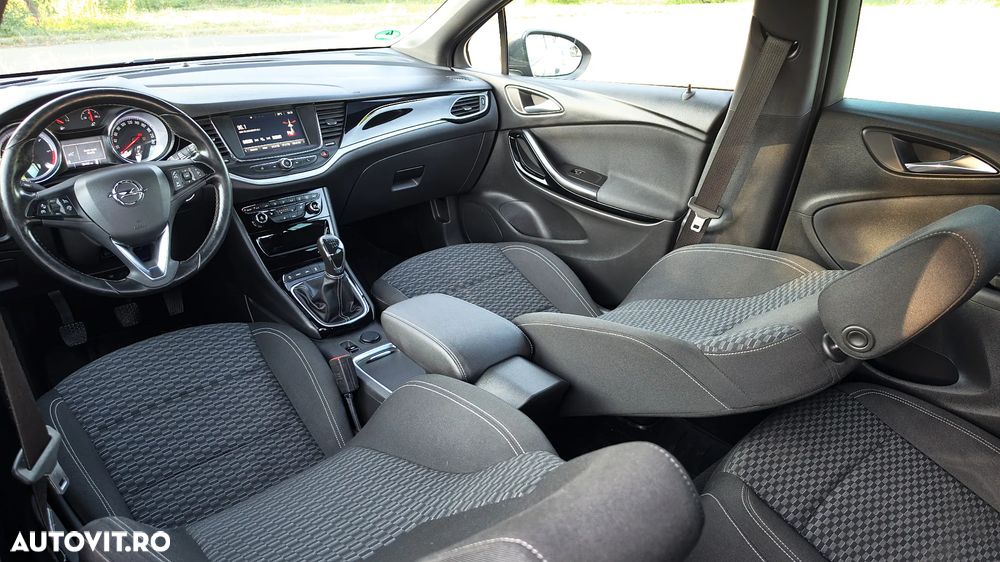 Opel Astra 1.6 CDTI ECOTEC Start/Stop Enjoy - 9