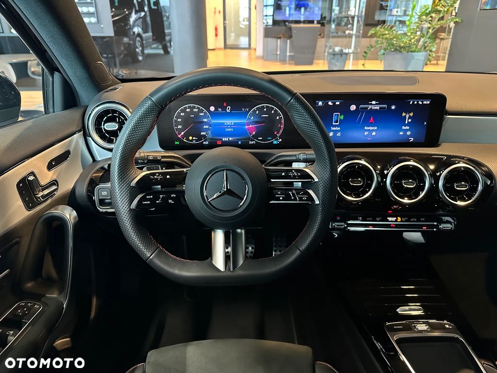 Mercedes-Benz Klasa A 200 AMG Line 7G-DCT - 9