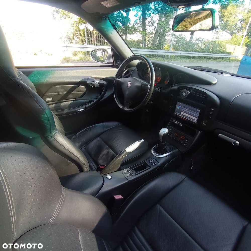 Porsche 911 Carrera - 8