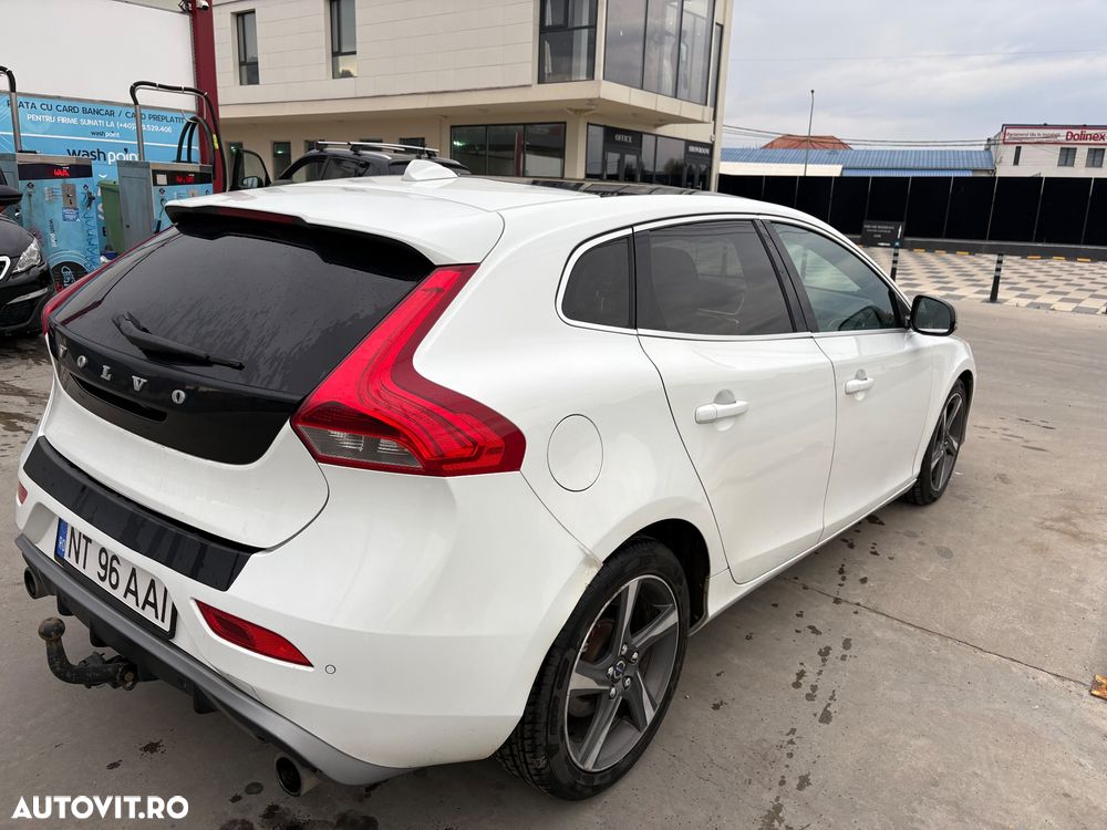 Volvo V40 D2 R Design - 4