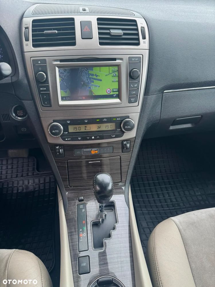 Toyota Avensis 2.0 Premium MS - 7