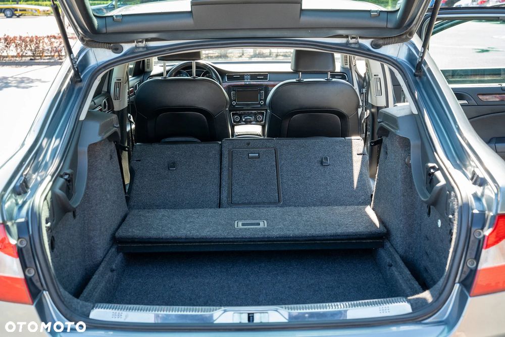 Skoda Superb 2.0 TDI Elegance DSG - 33