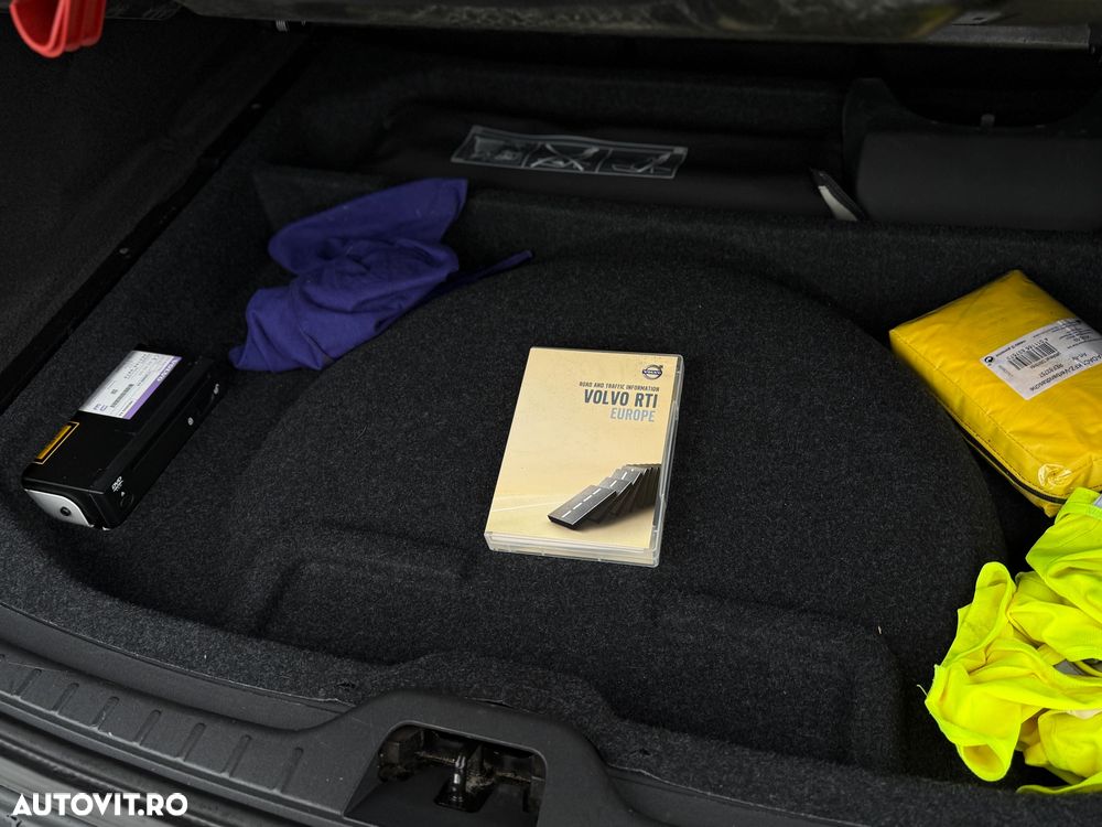 Volvo XC 60 D5 AWD Aut. Momentum - 23