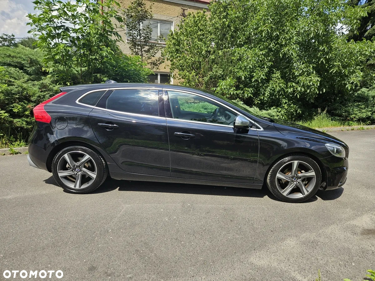 Volvo V40 D2 R-Design - 2