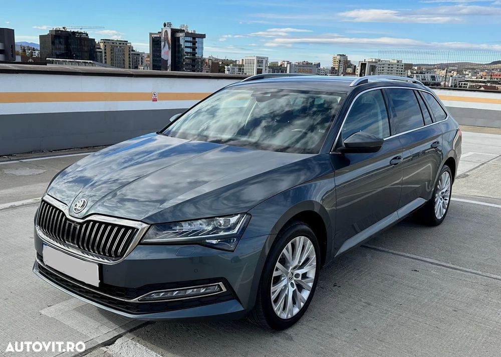 Skoda Superb 2.0 TDI Premium Edition - 1