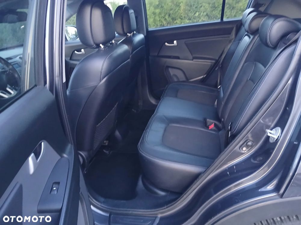 Kia Sportage 2.0 L - 12