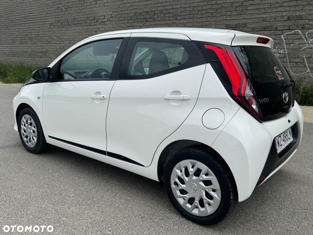 Toyota Aygo x-play - 3