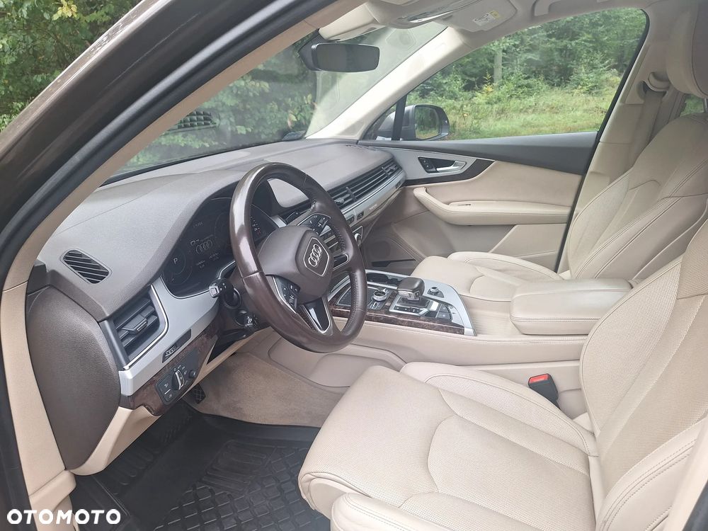 Audi Q7 - 9