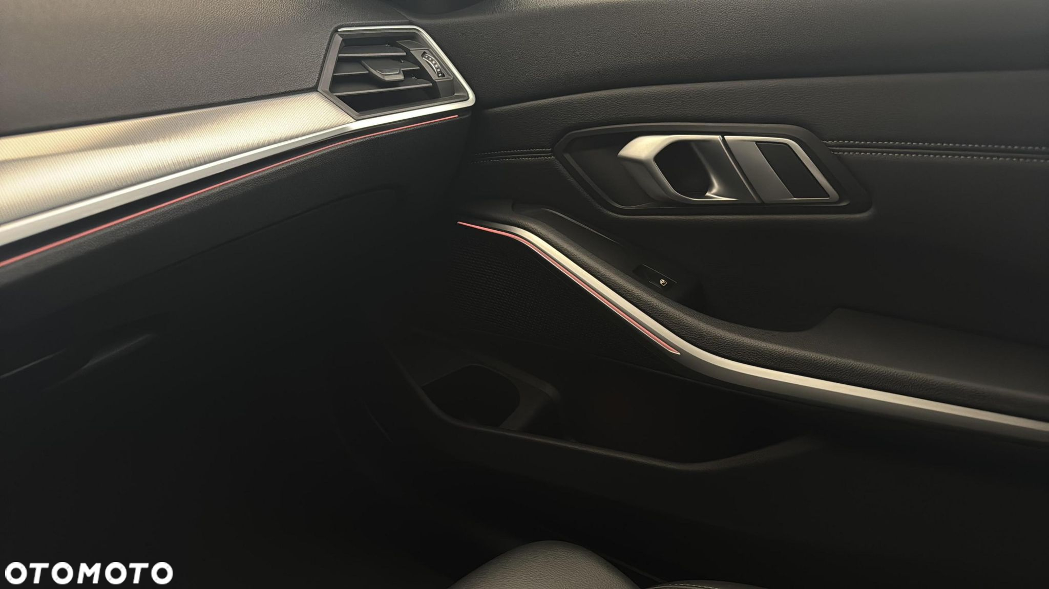 BMW Seria 3 320i - 23