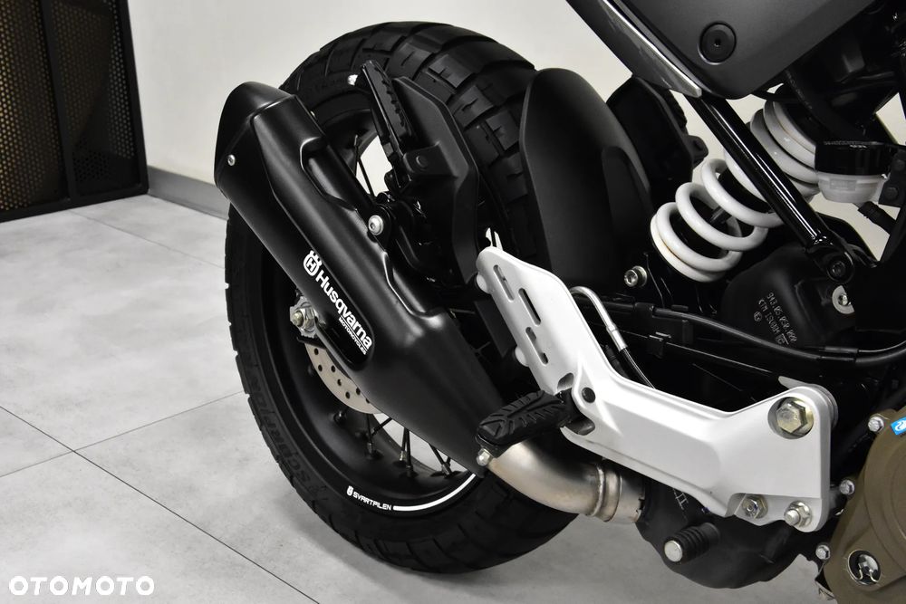 Husqvarna Svartpilen - 34
