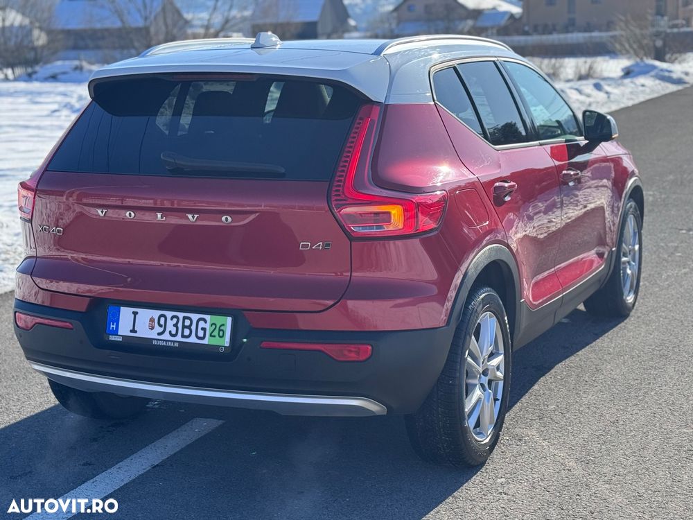 Volvo XC 40 D4 AWD Geartronic Momentum - 4