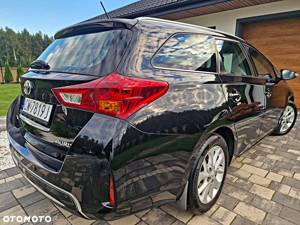 Toyota Auris 2014 photo 5