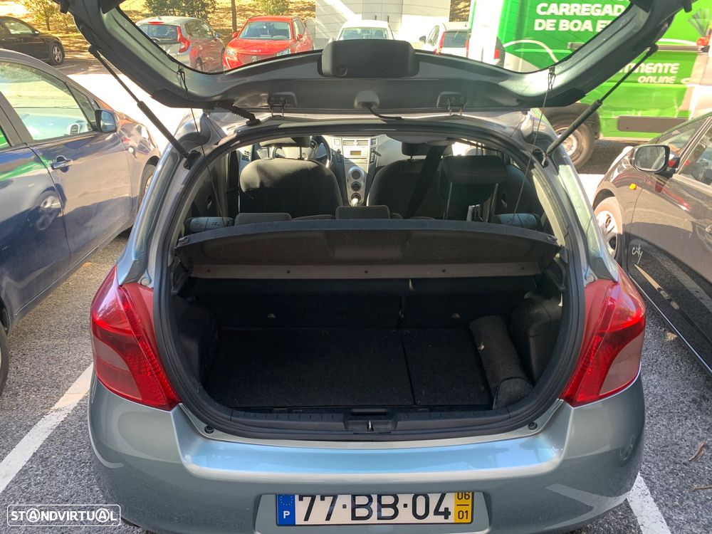 Toyota Yaris 1.0 VVT-i - 15