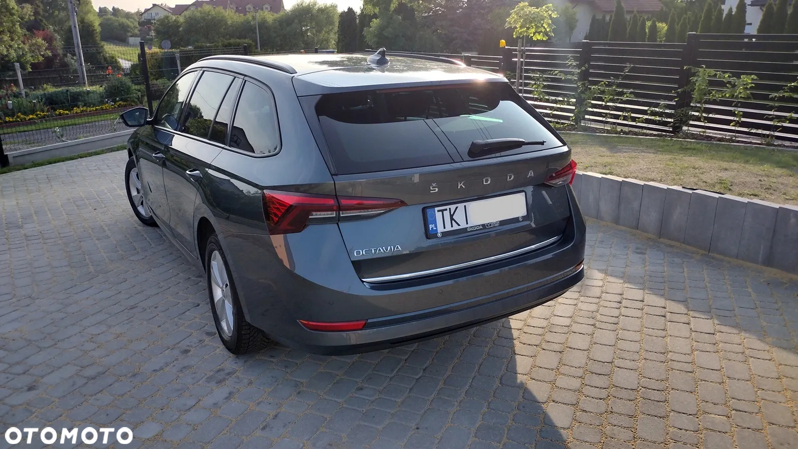 Skoda Octavia Combi 2.0 TDI DSG Exclusive - 14