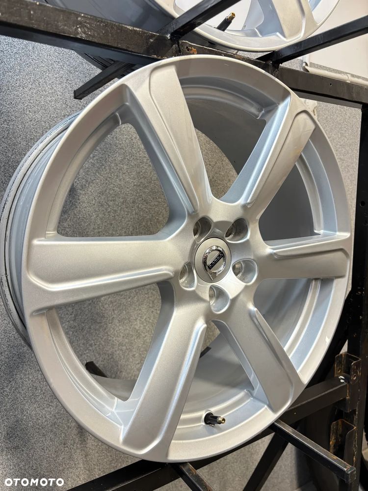 4 Felgi Alu. Volvo XC90, XC60, V90, S90, S60 19" ET42,5, 8J - 12