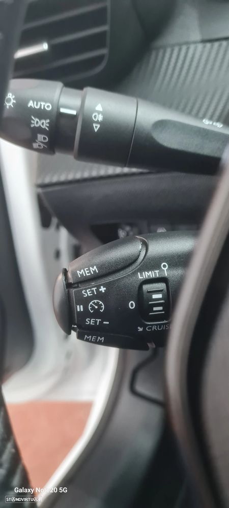 Peugeot 208 1.2 PureTech Like - 22