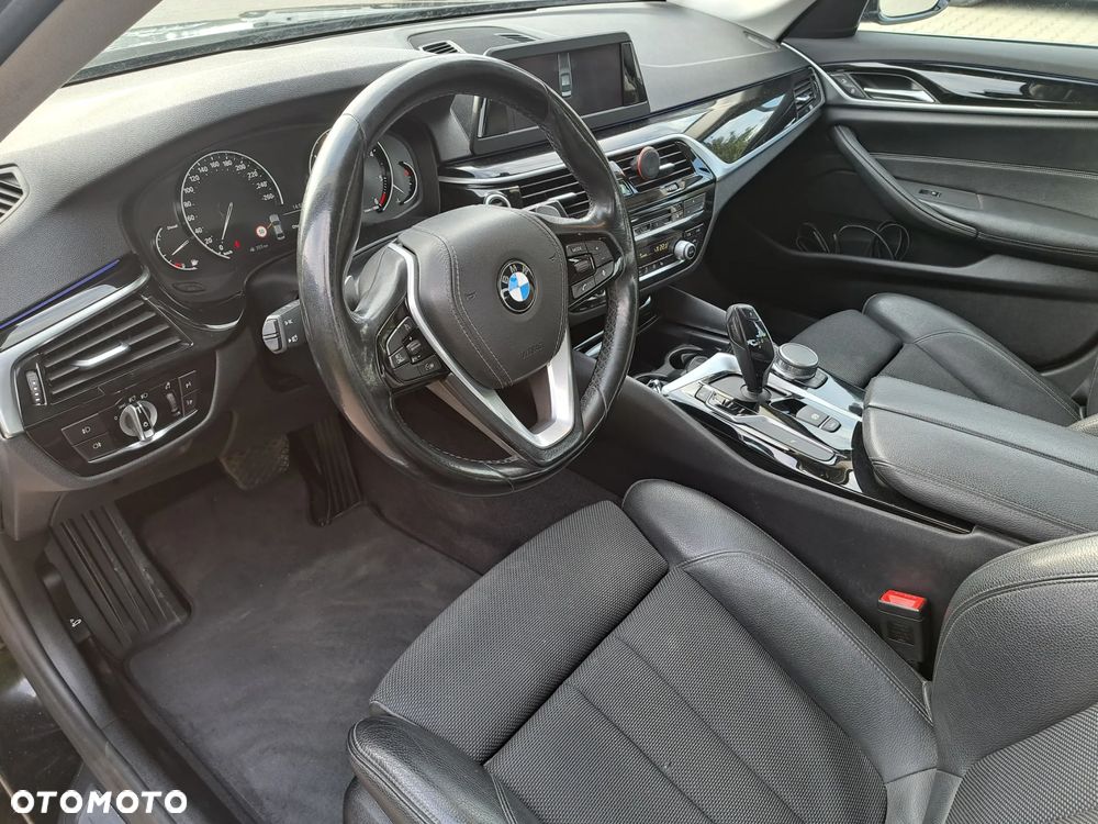 BMW Seria 5 518d - 10