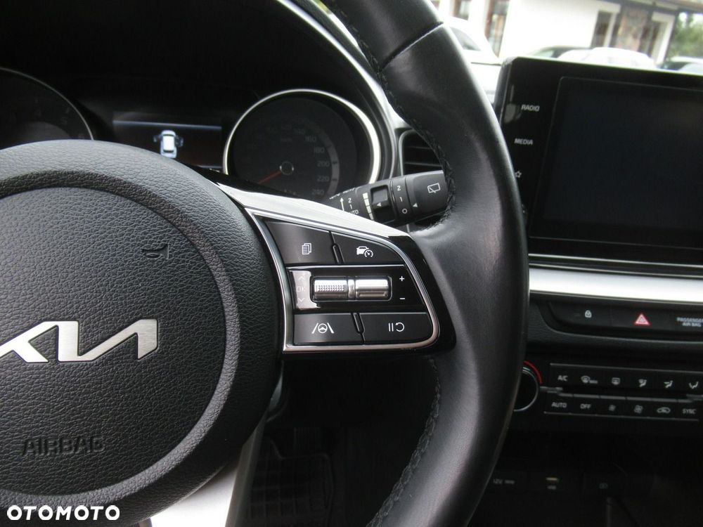 Kia Ceed 1.5 T-GDI M - 14