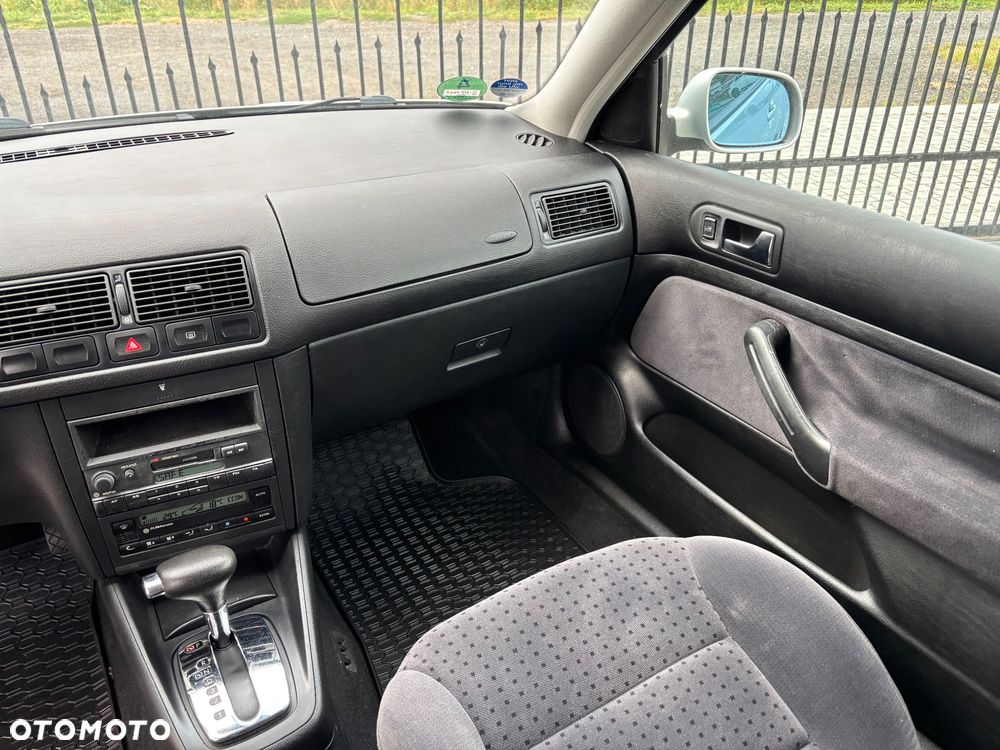 Volkswagen Golf 1.6 Trendline - 19