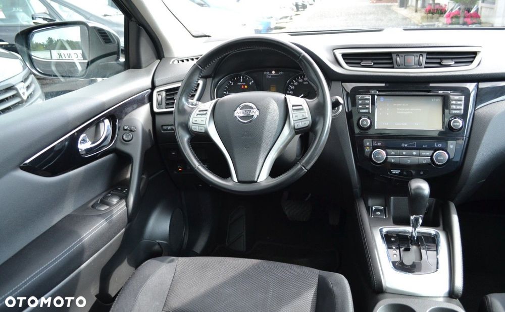 Nissan Qashqai 1.6 dCi Xtronic TEKNA+ - 32