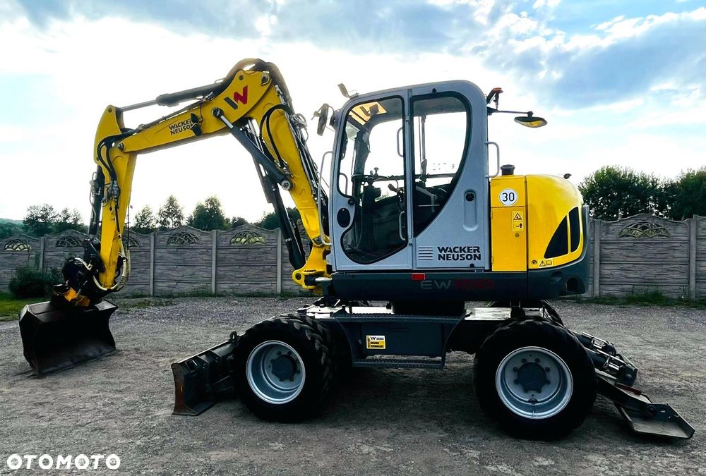 Wacker Neuson EW 100 / ROTOTILT / 4 Łyżki + Widły / Plug + Podpory / Sprowadzona / Koparka Kołowa - 2