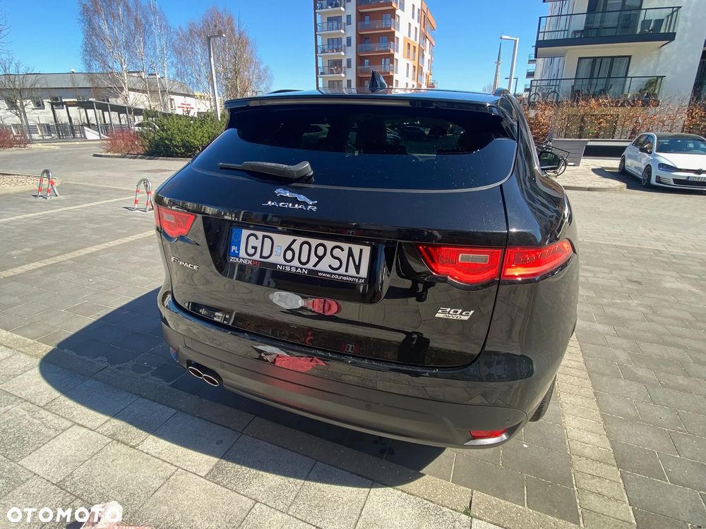Jaguar F-Pace 2018 photo 2