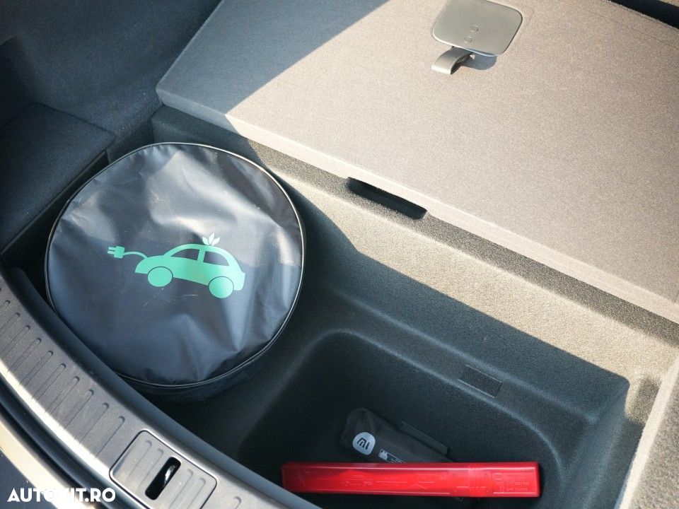 Xiaomi YU7 - 18