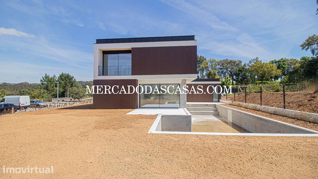 Moradia T4, com piscina e jardim,muita luz natural - Grande imagem: 2/26