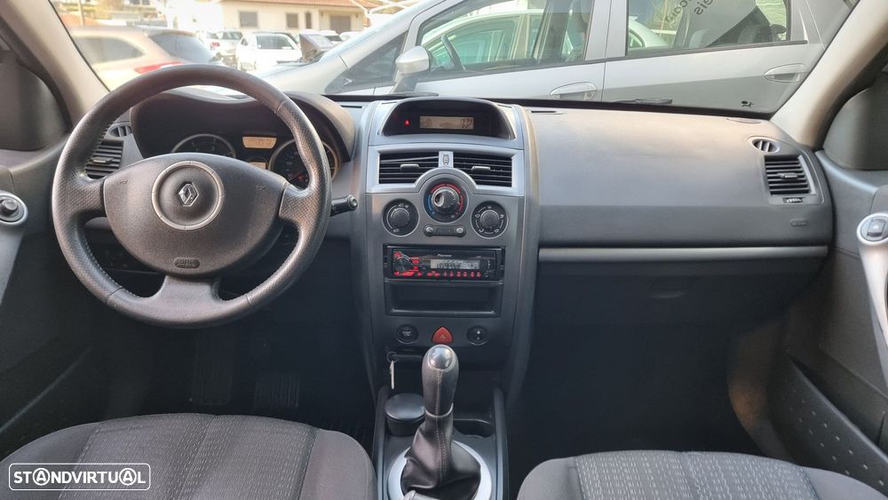 Renault Mégane 1.5 dCi Confort - 6