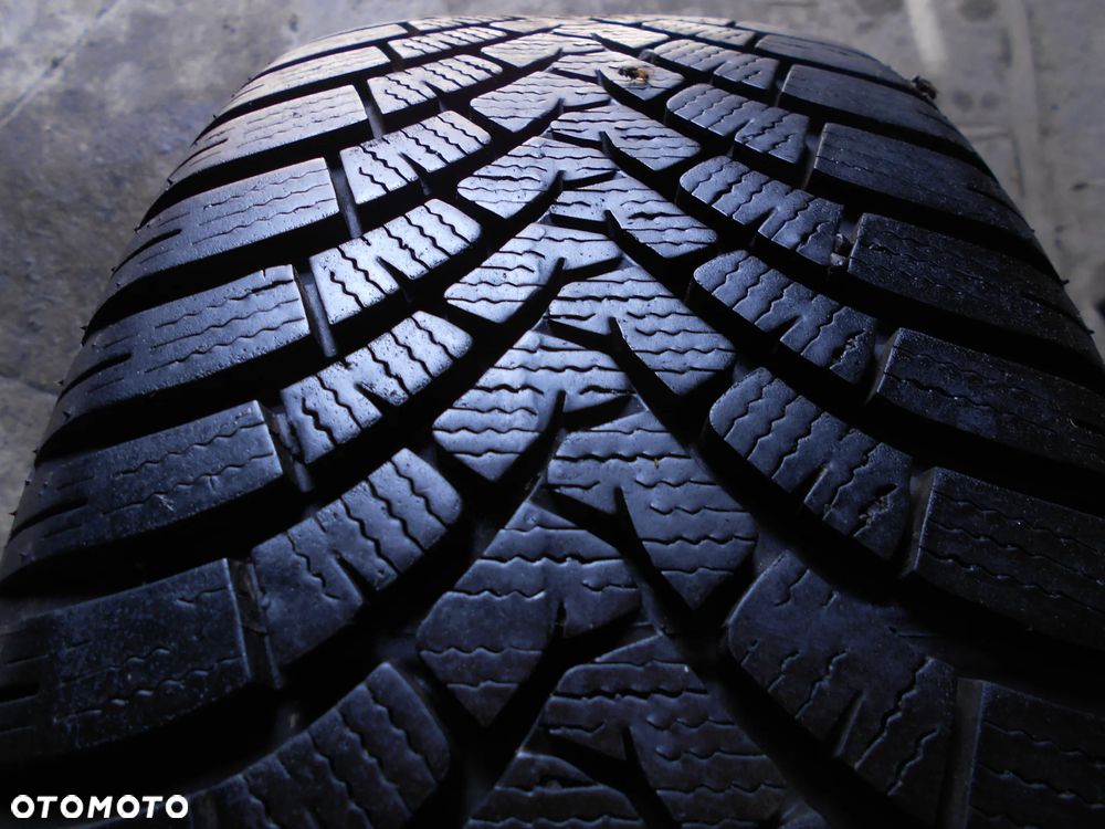 OPONA POJEDYNKA 205/55R16 FALKEN EUROWINTER HS01 DOT 3422 7.6MM - 2