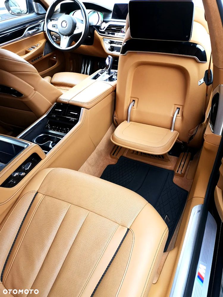 BMW Seria 7 750Ld xDrive - 28