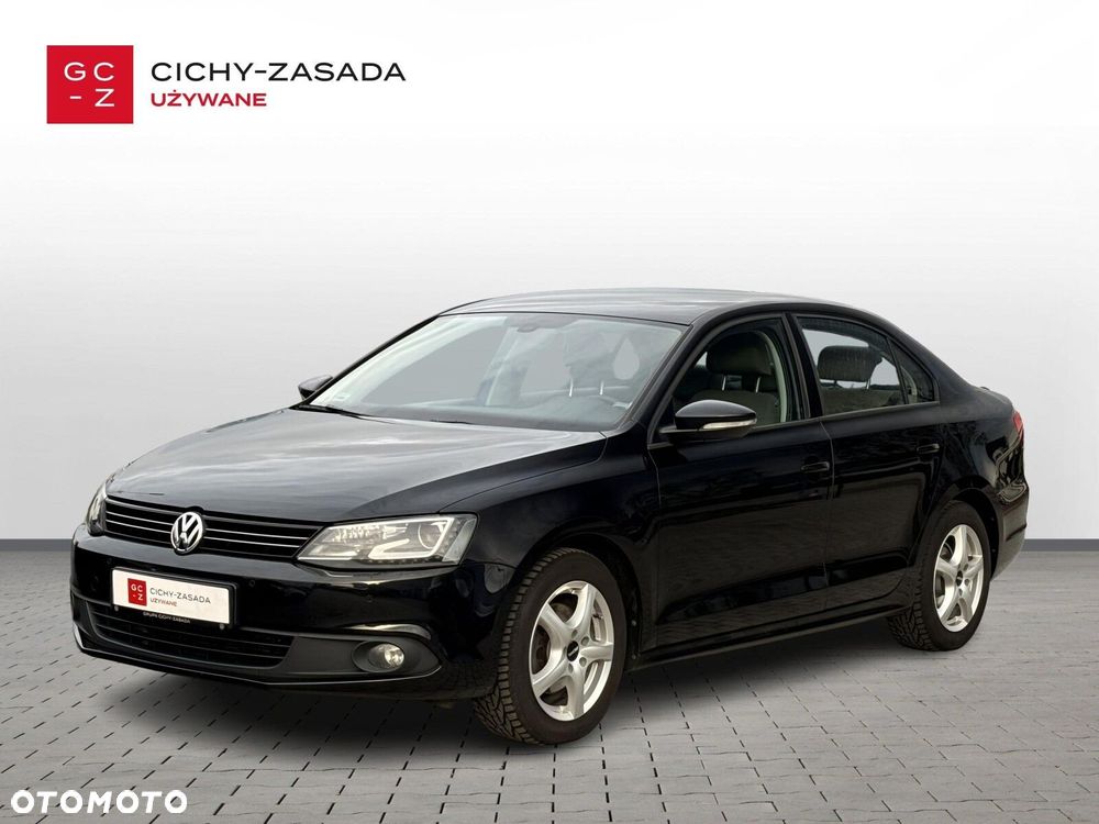 Volkswagen Jetta - 1