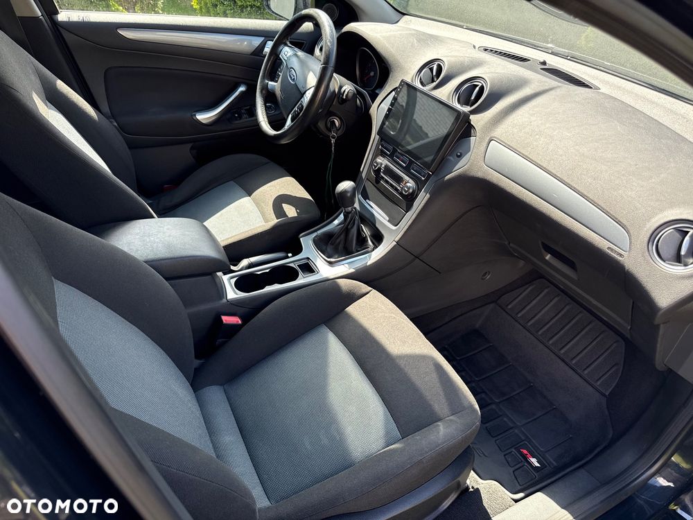 Ford Mondeo 1.6 Ambiente - 9