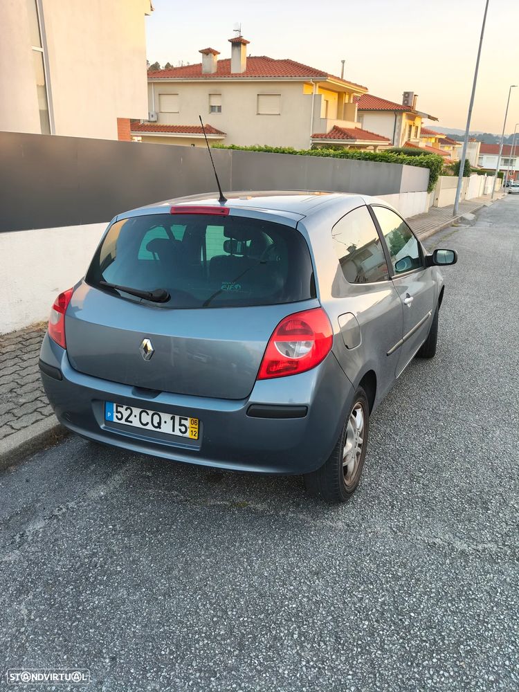 Renault Clio 1.2 16V Dynamique - 2