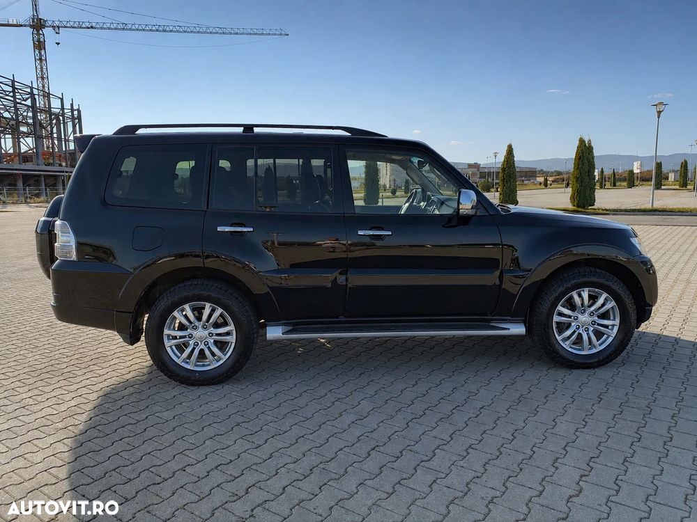 Mitsubishi Pajero - 6