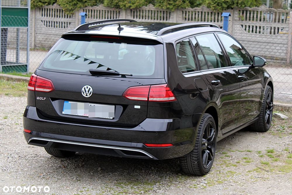 Volkswagen Golf - 10