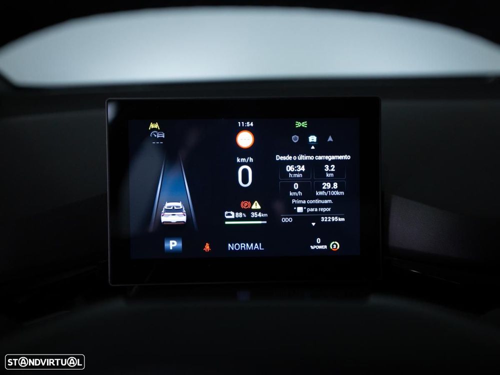 MG MG4 64 kWh Luxury - 21