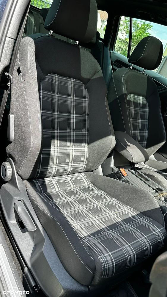 Volkswagen Golf - 21