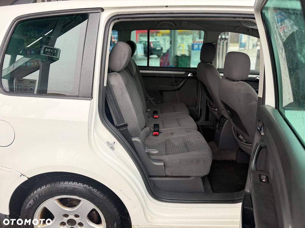 Volkswagen Touran 2.0 TDI Trendline - 17