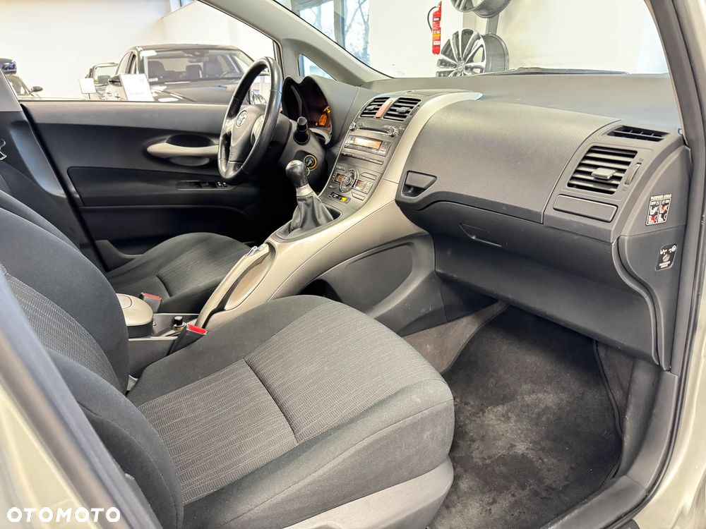 Toyota Auris 1.4 VVT-i Team - 7