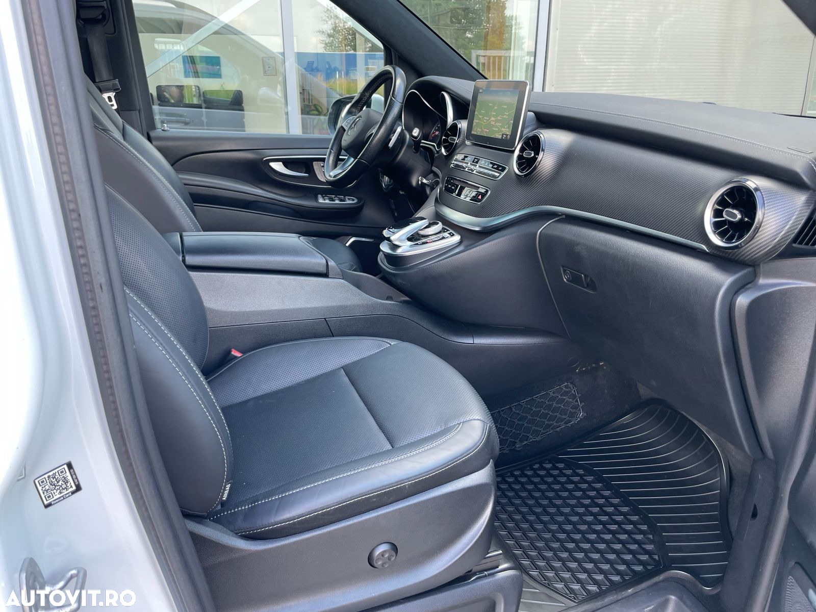 Mercedes-Benz V 300 d lang 4Matic 9G-TRONIC Exclusive - 24