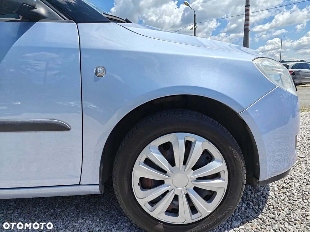 Skoda Roomster 1.6 16V Comfort PLUS EDITION - 28