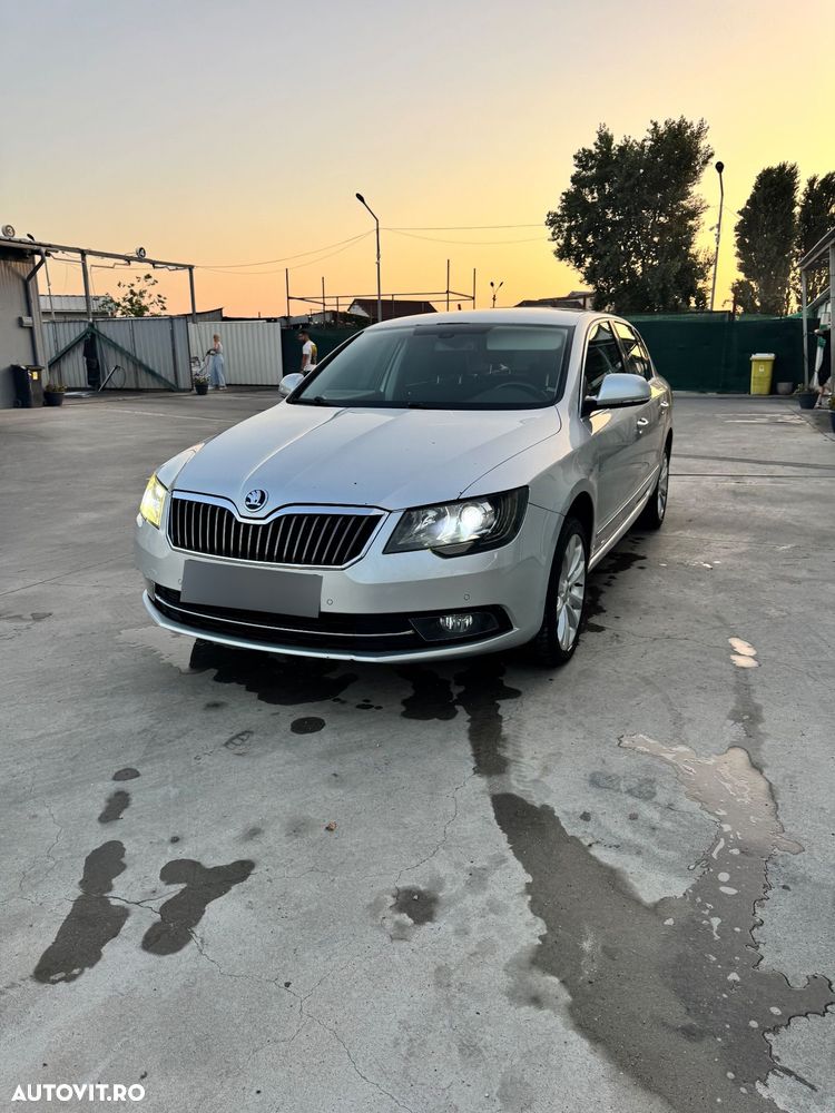 Skoda Superb 2.0 TDI 4X4 Elegance - 2