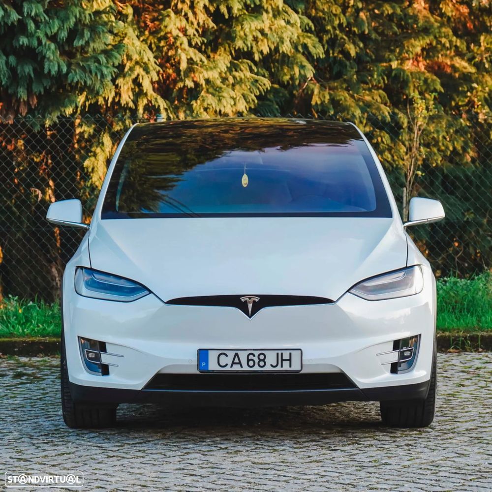 Tesla Model X - 2