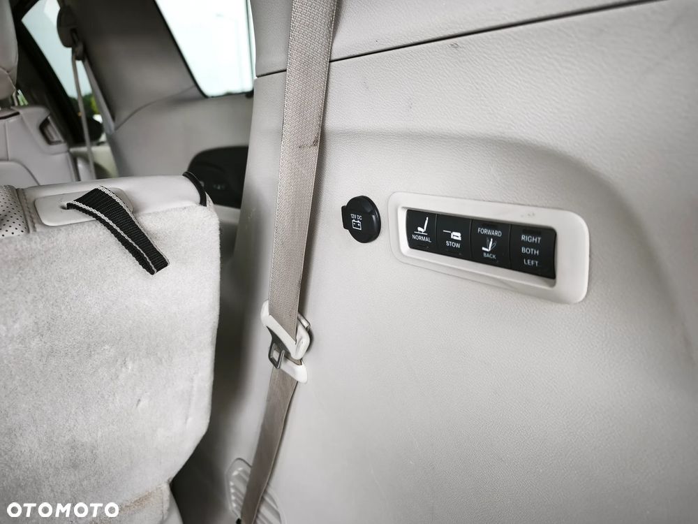 Chrysler Pacifica - 39