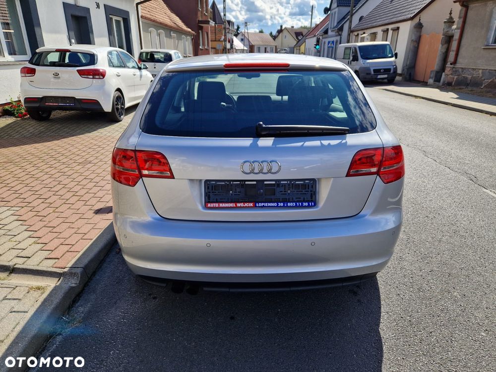 Audi A3 Sportback 1.8 TFSI Ambiente - 8