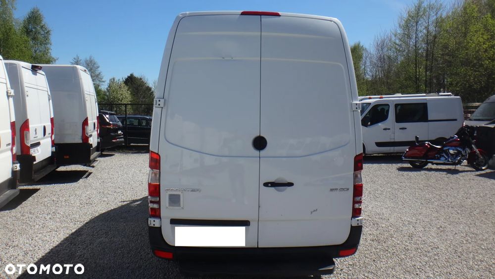 Mercedes-Benz Sprinter - 5