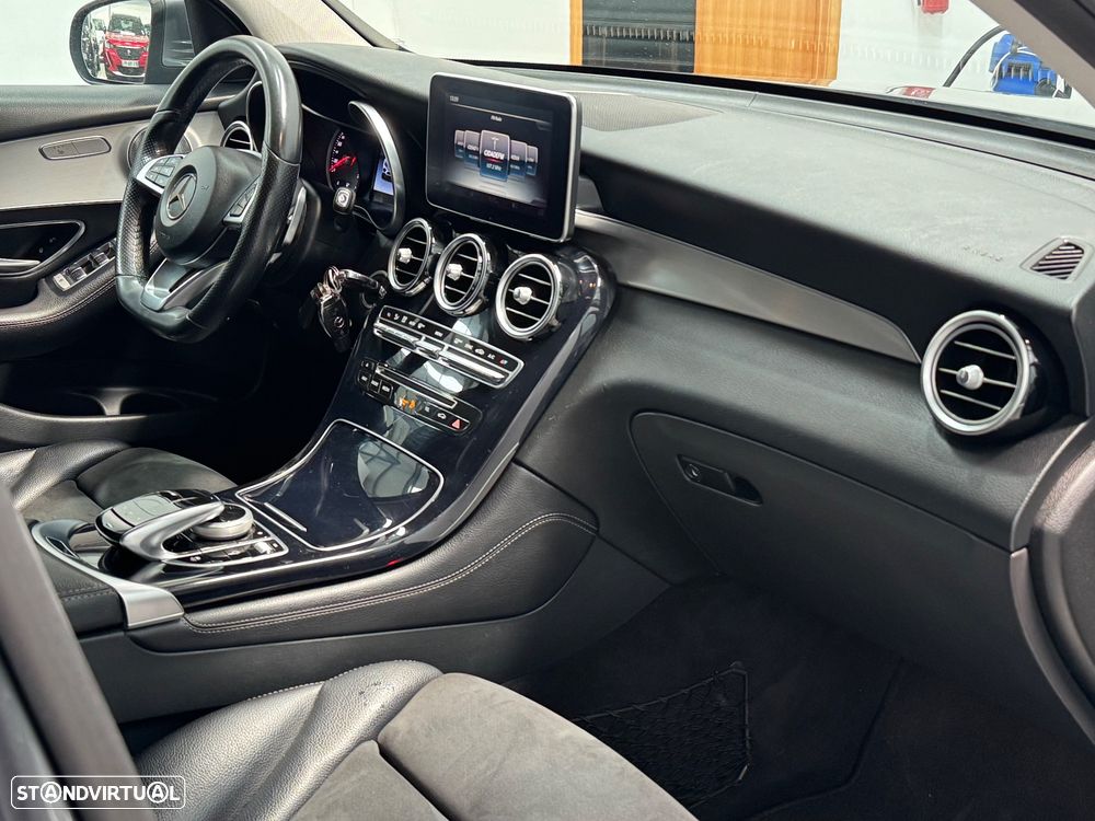 Mercedes-Benz GLC 220 d 4Matic 9G-TRONIC AMG Line - 29