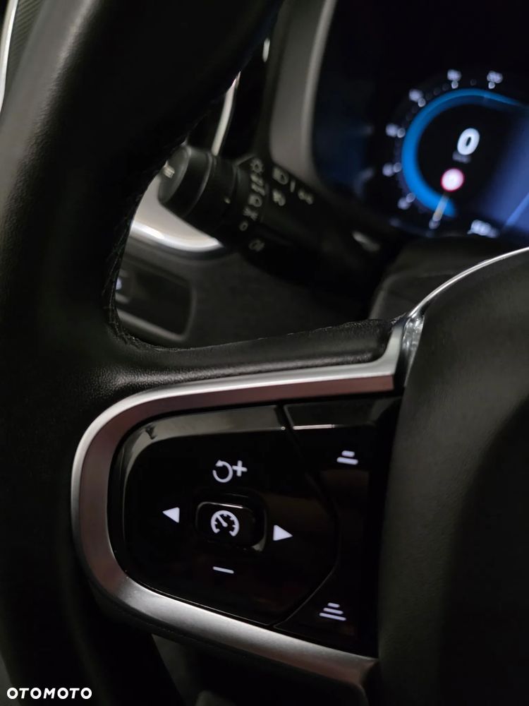 Volvo XC 60 B4 D AWD Plus Dark - 23